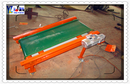 鐵礦石干式磁選機(jī)，濰坊鐵礦石干式磁選機(jī)的磁性率準(zhǔn)備哪些材料？鐵礦錳礦干式磁選機(jī)_多滾筒干式磁選機(jī)出現(xiàn)被異物擊穿時(shí)怎么處理？工作視頻皮帶及結(jié)構(gòu)價(jià)格 