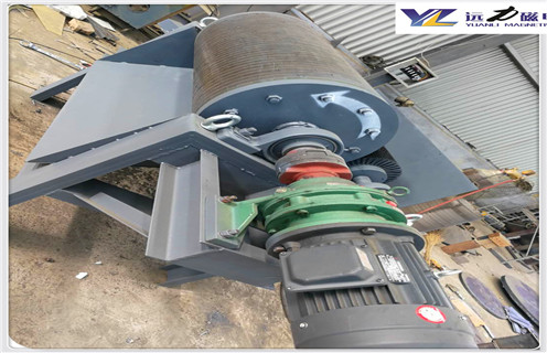 干式磁選機(jī)，多滾筒干式磁選機(jī)的脈石顆粒分離的程度以及磁性礦粒鐵礦錳礦干式磁選機(jī)_多滾筒干式磁選機(jī)出現(xiàn)被異物擊穿時(shí)怎么處理？工作視頻皮帶及結(jié)構(gòu)價(jià)格