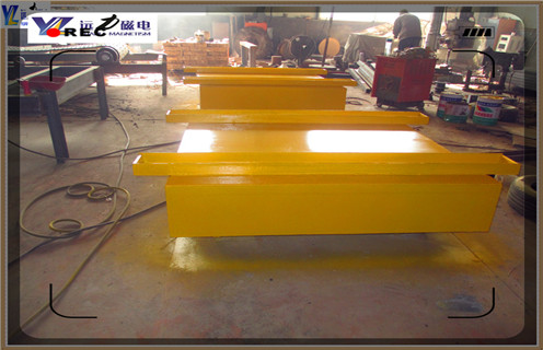 除鐵器，除鐵器運(yùn)轉(zhuǎn)中需注意的事項(xiàng)-磁性礦除鐵器運(yùn)轉(zhuǎn)中需注意的事項(xiàng)型號(hào)表_磁場(chǎng)強(qiáng)度標(biāo)準(zhǔn)范圍