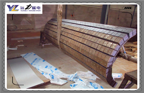 磁選機，磁選機設(shè)備內(nèi)改動的葉輪使粗物料有什么變化？_鐵礦磁選機設(shè)備內(nèi)改動的葉輪使粗物料有什么變化？磁場一般為多少_磁塊如何排列