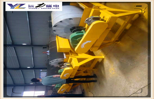 干式磁選機(jī)，干式磁選機(jī)的發(fā)展性能更加的優(yōu)越不斷的改善！_磁性礦干式磁選機(jī)的發(fā)展性能更加的優(yōu)越不斷的改善！_干式磁選機(jī)的發(fā)展性能更加的優(yōu)越不斷的改善！工作視頻皮帶及結(jié)構(gòu)價(jià)格