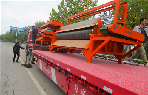 多輥磁選機(jī)，江西多輥式磁選機(jī)_江西多輥式磁選機(jī)如何配置，選三氧化二鐵嗎？